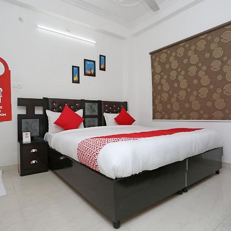Oyo 11306 Ss Hotel Горакхпур Экстерьер фото