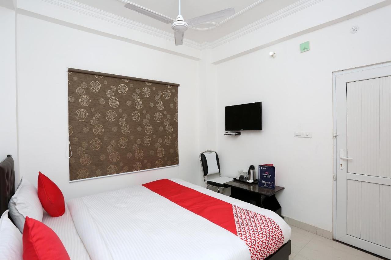 Oyo 11306 Ss Hotel Горакхпур Экстерьер фото