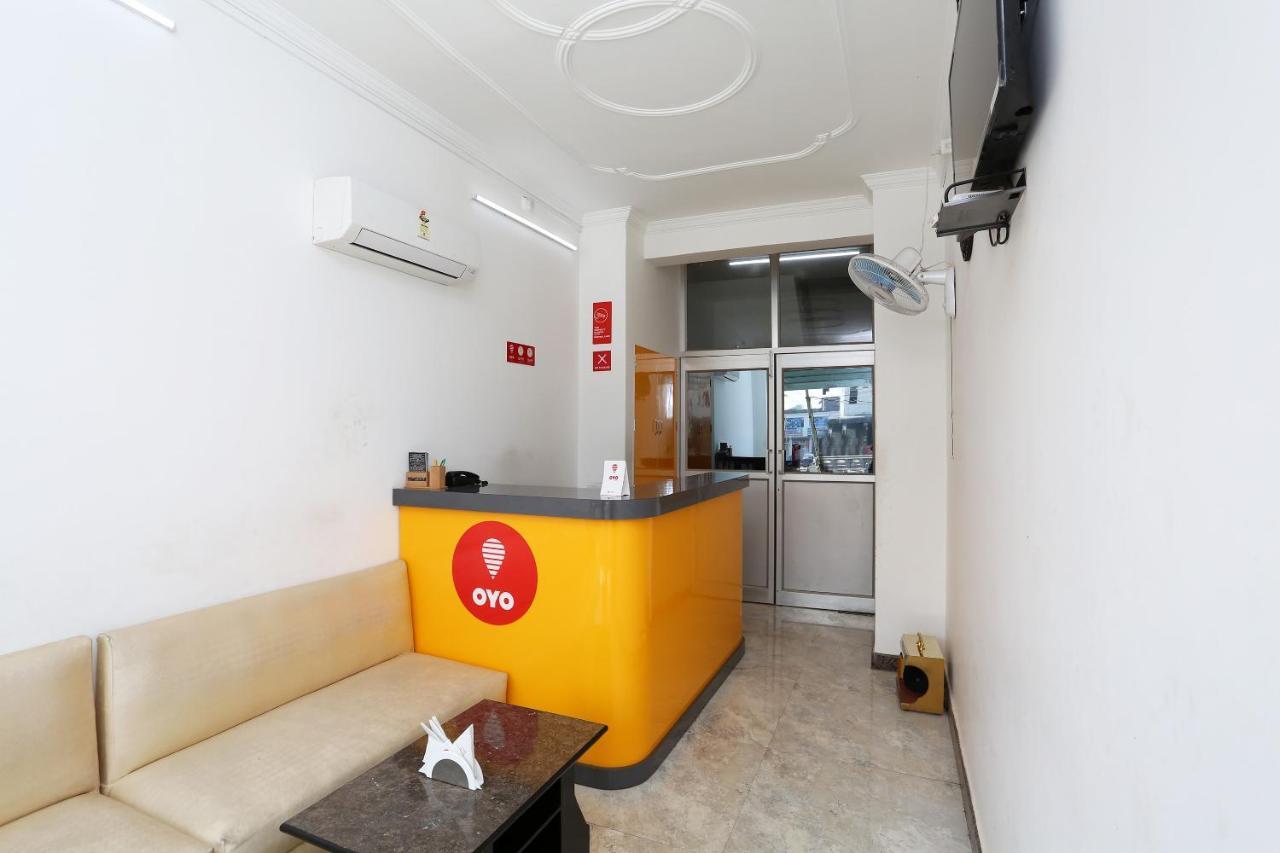 Oyo 11306 Ss Hotel Горакхпур Экстерьер фото