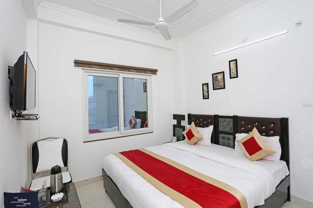 Oyo 11306 Ss Hotel Горакхпур Экстерьер фото