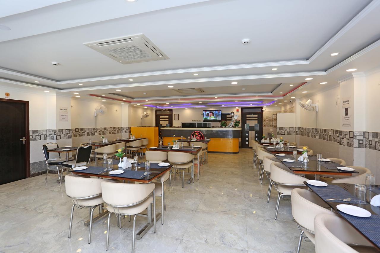 Oyo 11306 Ss Hotel Горакхпур Экстерьер фото